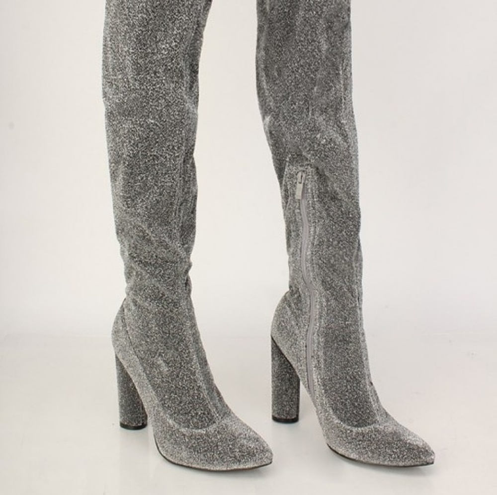 I am buying and selling clothes and shoes